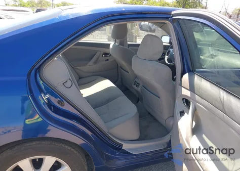 2007 Toyota Camry Hybrid z USA, uszkodzony, nr VIN 4T1BB46K77U024328